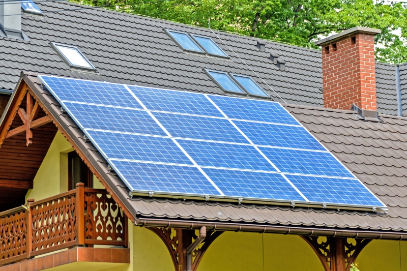 chauffagiste-LA TURBIE-min_solar-panels-1477987